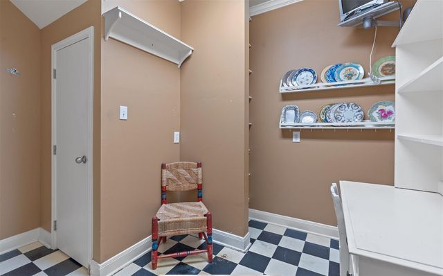 762 S Guadalupe ST, Lockhart, TX 78644