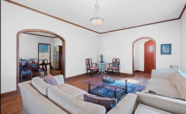 762 S Guadalupe ST, Lockhart, TX 78644