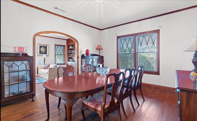 762 S Guadalupe ST, Lockhart, TX 78644