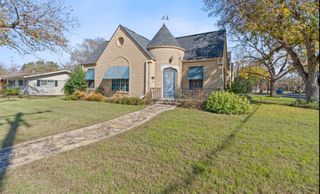 762 S Guadalupe ST, Lockhart, TX 78644
