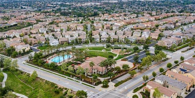 870 E Mountain D, Azusa, CA 91702