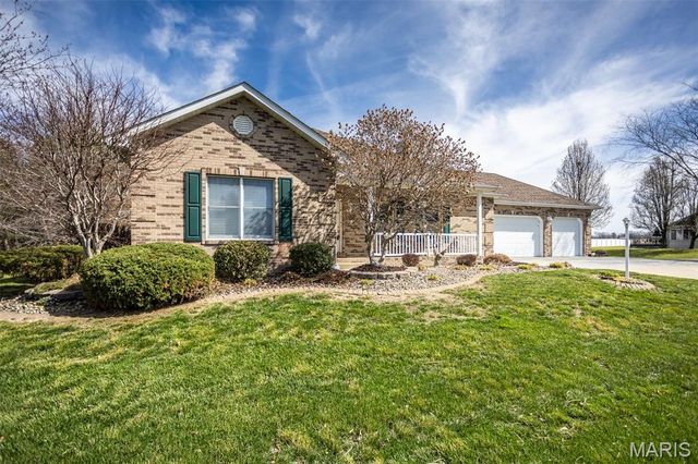 8716 Wildewood Drive, Worden, IL 62097