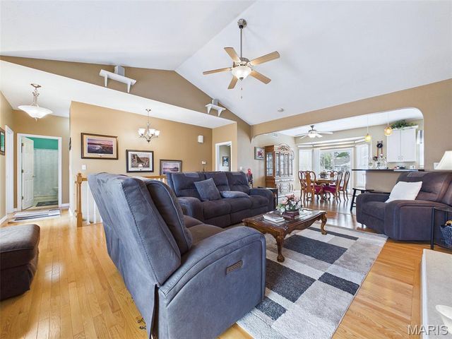 8716 Wildewood Drive, Worden, IL 62097