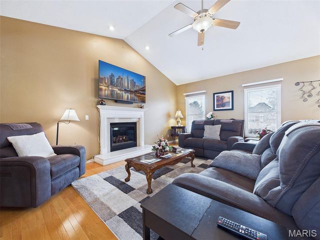 8716 Wildewood Drive, Worden, IL 62097