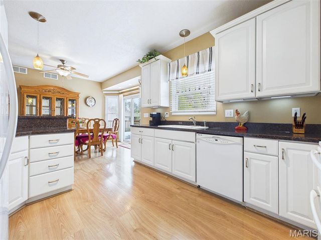 8716 Wildewood Drive, Worden, IL 62097