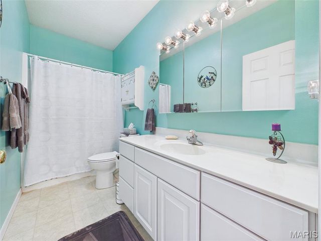 8716 Wildewood Drive, Worden, IL 62097