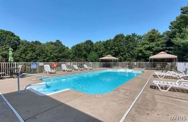 8716 Wildewood Drive, Worden, IL 62097