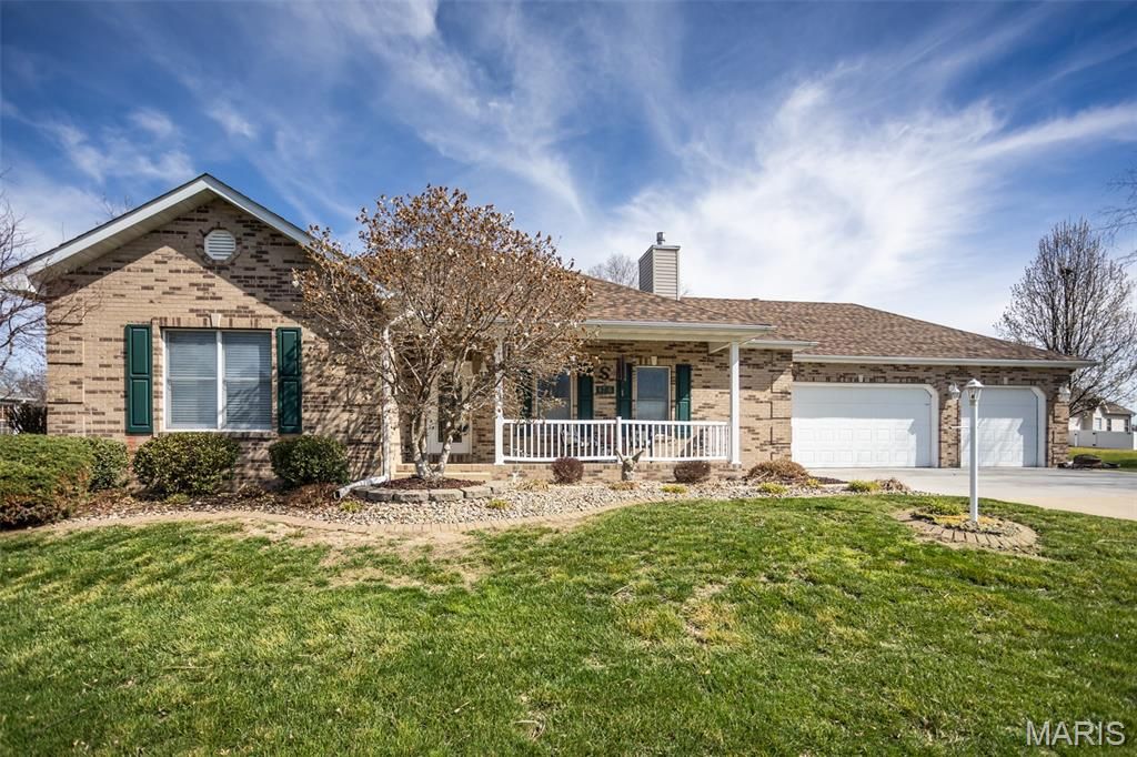 8716 Wildewood Drive, Worden, IL 62097