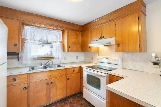 39 Atwood Street, Brattleboro, VT 05301