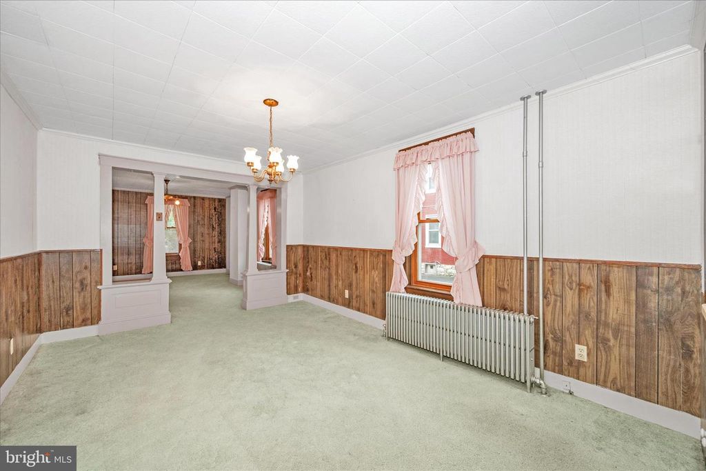 Image 7 of property listing at 113 W MAIN ST, Thurmont, MD 21788
