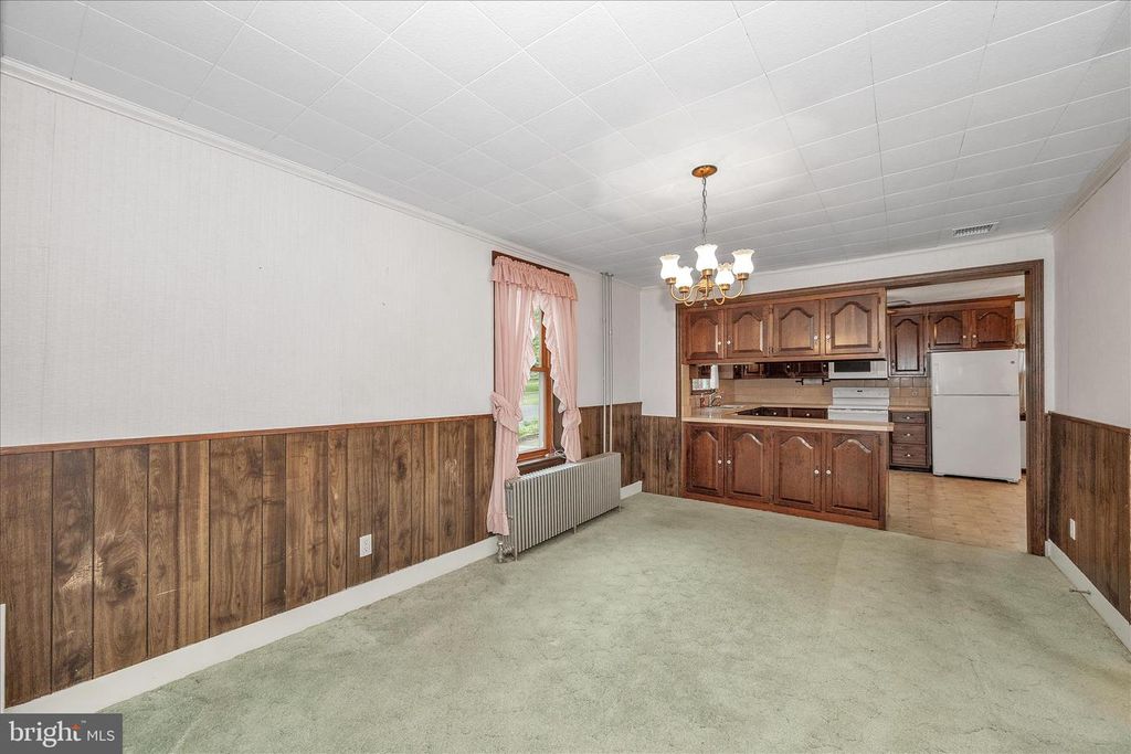 Image 9 of property listing at 113 W MAIN ST, Thurmont, MD 21788