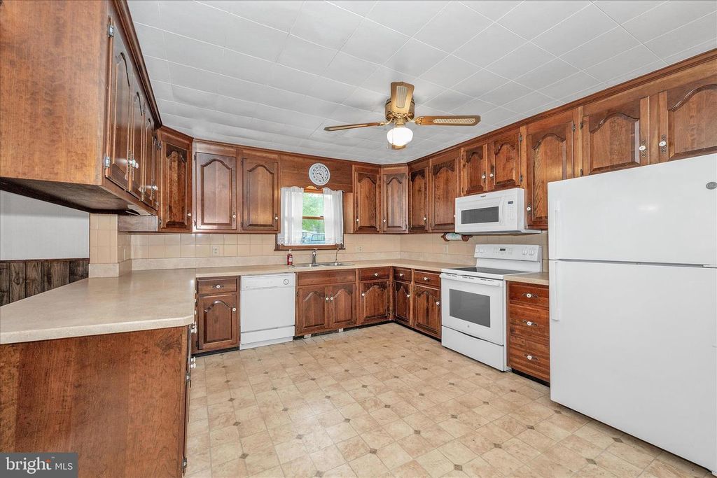 Image 10 of property listing at 113 W MAIN ST, Thurmont, MD 21788