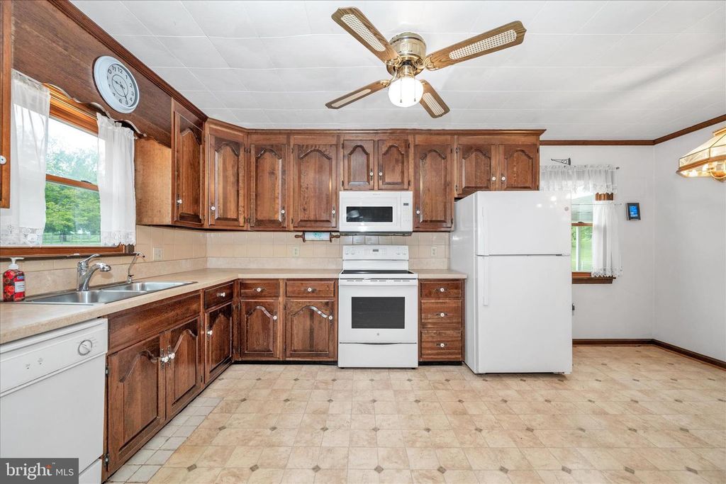 Image 12 of property listing at 113 W MAIN ST, Thurmont, MD 21788