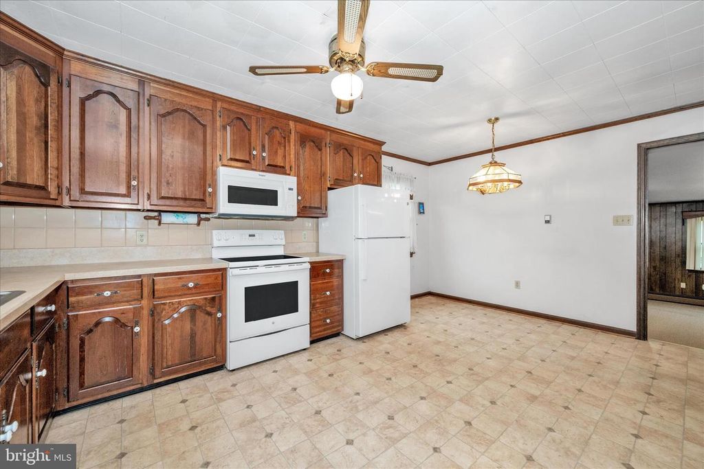 Image 13 of property listing at 113 W MAIN ST, Thurmont, MD 21788