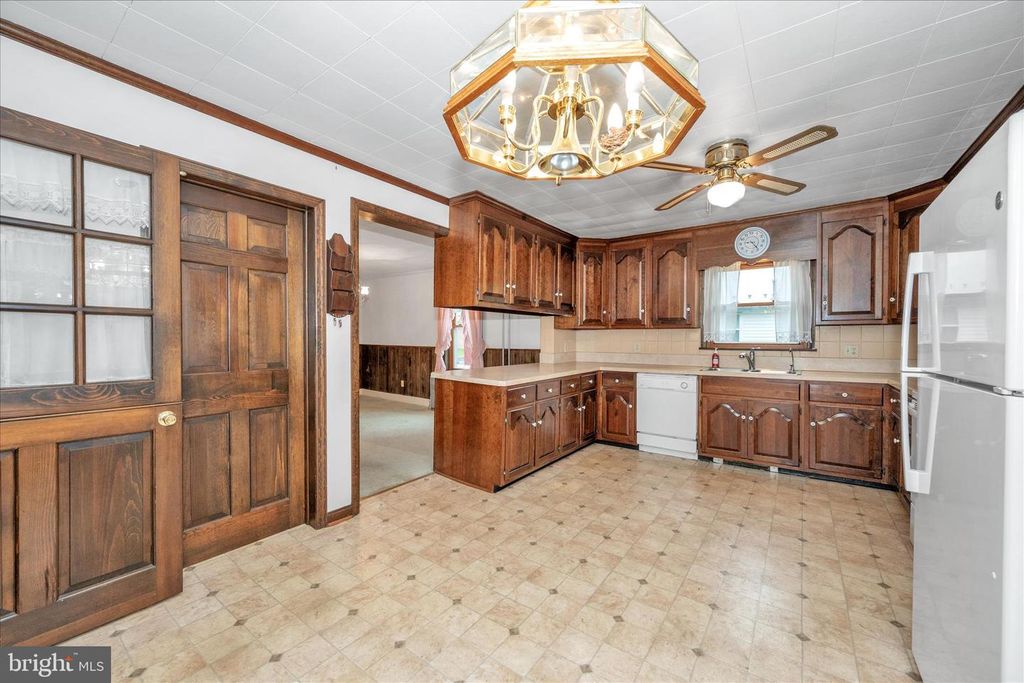 Image 17 of property listing at 113 W MAIN ST, Thurmont, MD 21788