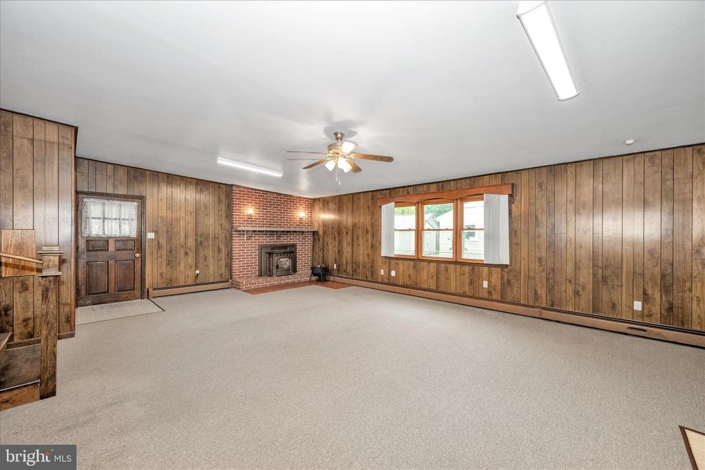 Image 19 of property listing at 113 W MAIN ST, Thurmont, MD 21788