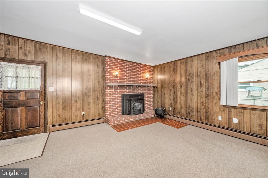 Image 23 of property listing at 113 W MAIN ST, Thurmont, MD 21788