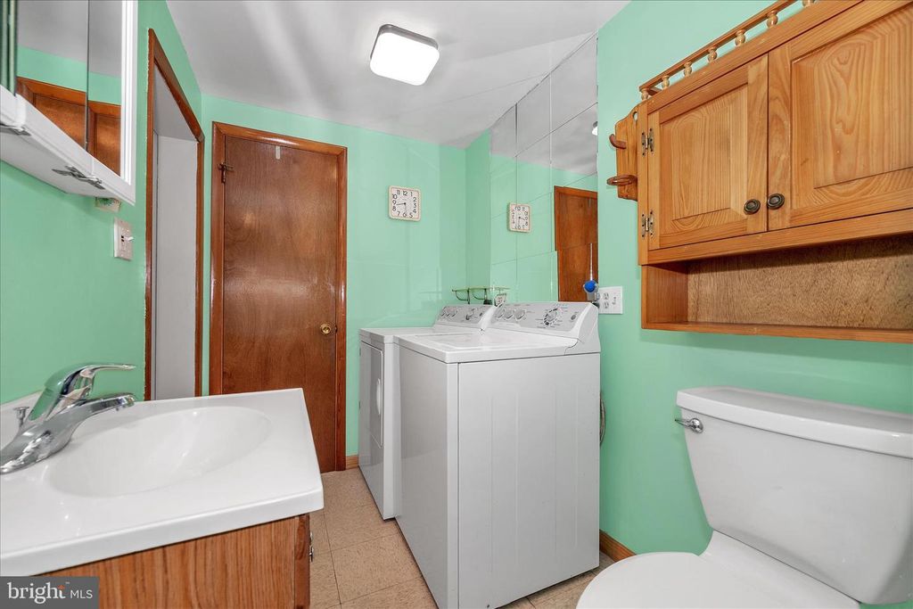 Image 28 of property listing at 113 W MAIN ST, Thurmont, MD 21788