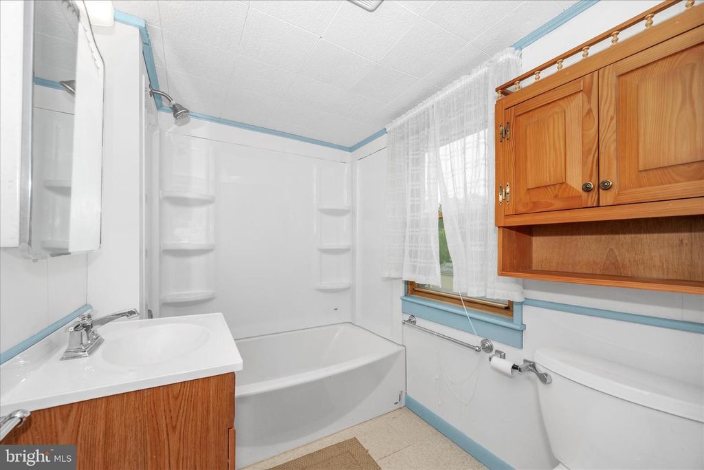 Image 39 of property listing at 113 W MAIN ST, Thurmont, MD 21788