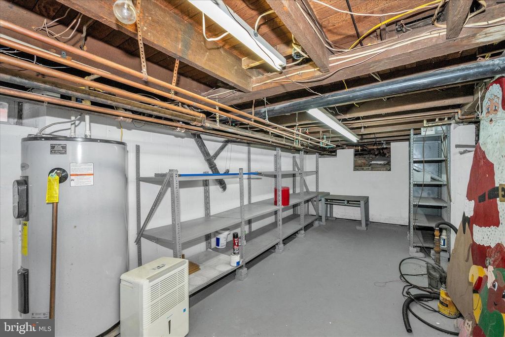 Image 43 of property listing at 113 W MAIN ST, Thurmont, MD 21788