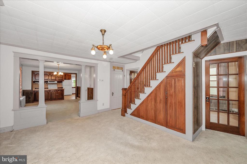 Image 5 of property listing at 113 W MAIN ST, Thurmont, MD 21788