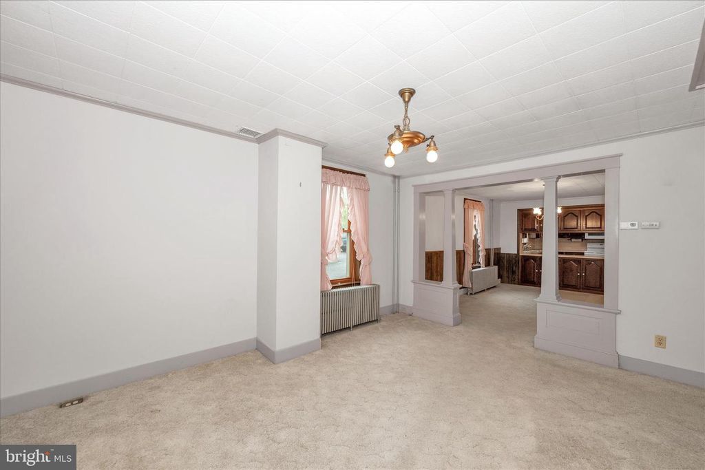 Image 6 of property listing at 113 W MAIN ST, Thurmont, MD 21788