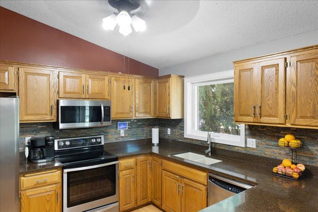 675 5th Avenue E, Shakopee, MN 55379