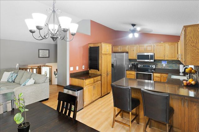 675 5th Avenue E, Shakopee, MN 55379