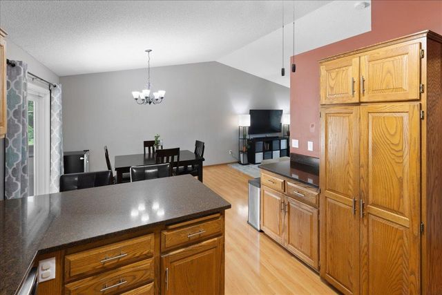 675 5th Avenue E, Shakopee, MN 55379