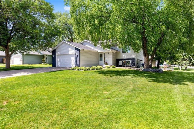 675 5th Avenue E, Shakopee, MN 55379