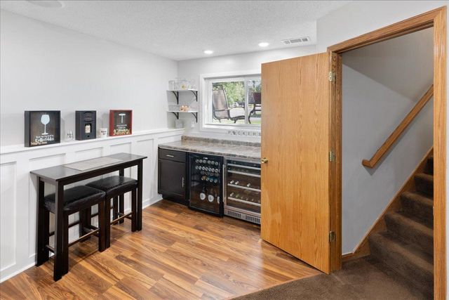 675 5th Avenue E, Shakopee, MN 55379