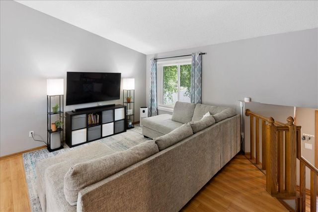 675 5th Avenue E, Shakopee, MN 55379