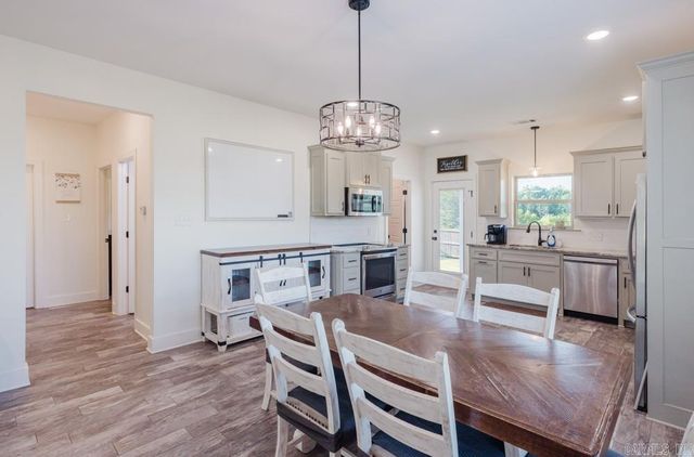 1103 Grand Teton Dr, Benton, AR 72019