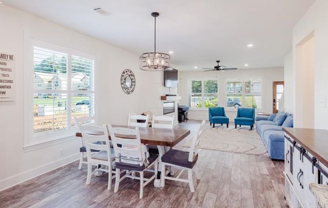 1103 Grand Teton Dr, Benton, AR 72019