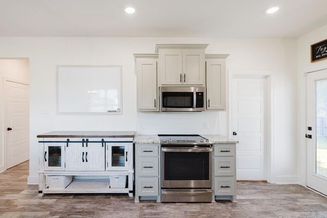 1103 Grand Teton Dr, Benton, AR 72019