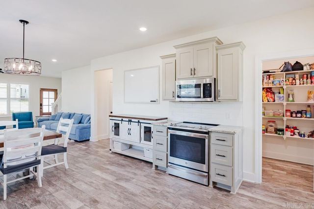1103 Grand Teton Dr, Benton, AR 72019