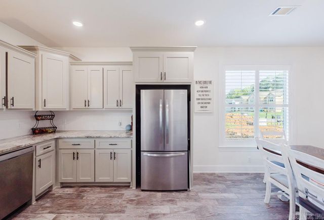 1103 Grand Teton Dr, Benton, AR 72019
