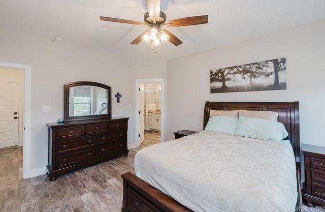 1103 Grand Teton Dr, Benton, AR 72019