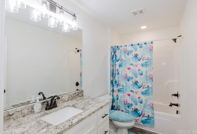 1103 Grand Teton Dr, Benton, AR 72019