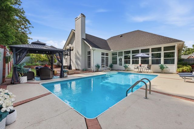 8107 Gatehouse Crossing, Chattanooga, TN 37421
