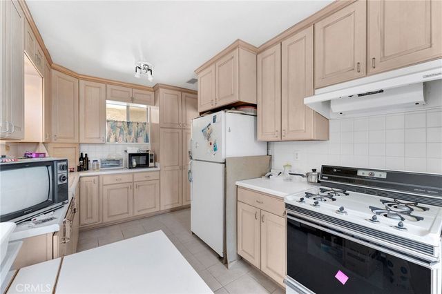 6812 E La Marimba, Long Beach, CA 90815