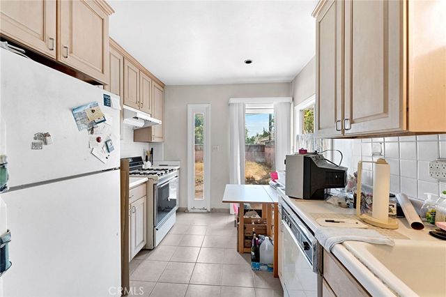 6812 E La Marimba, Long Beach, CA 90815