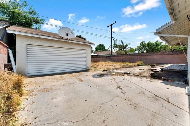 6812 E La Marimba, Long Beach, CA 90815