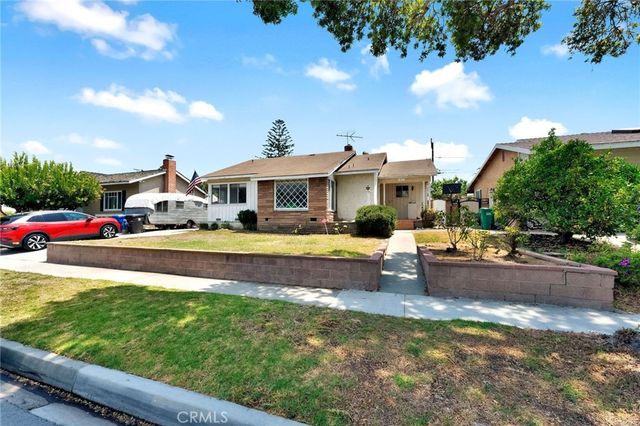 6812 E La Marimba, Long Beach, CA 90815