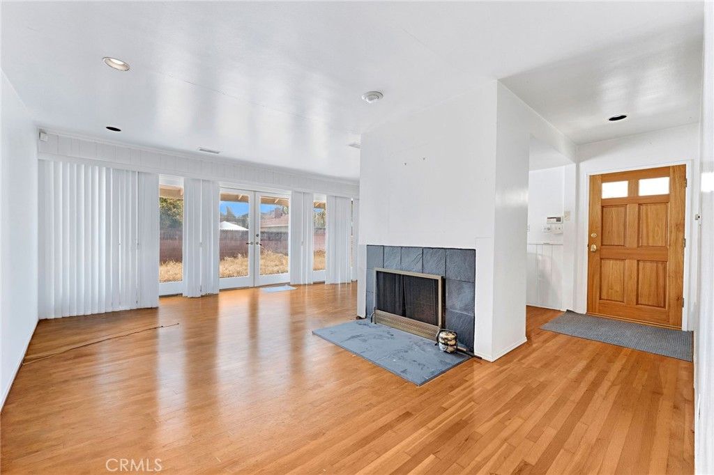 6812 E La Marimba, Long Beach, CA 90815