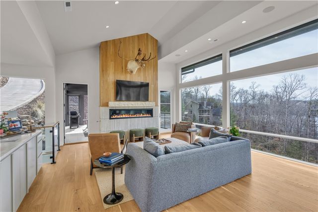 127 Crosswind Court, Sunset, SC 29685