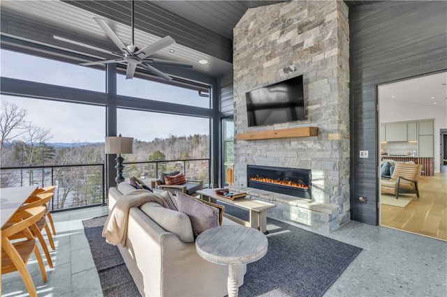 127 Crosswind Court, Sunset, SC 29685