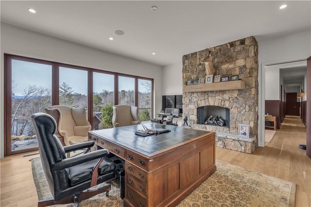 127 Crosswind Court, Sunset, SC 29685