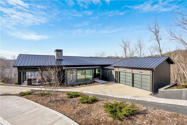 127 Crosswind Court, Sunset, SC 29685