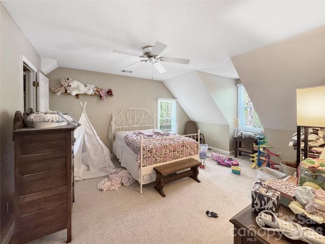 8209 Saddlehorse Lane, Charlotte, NC 28215